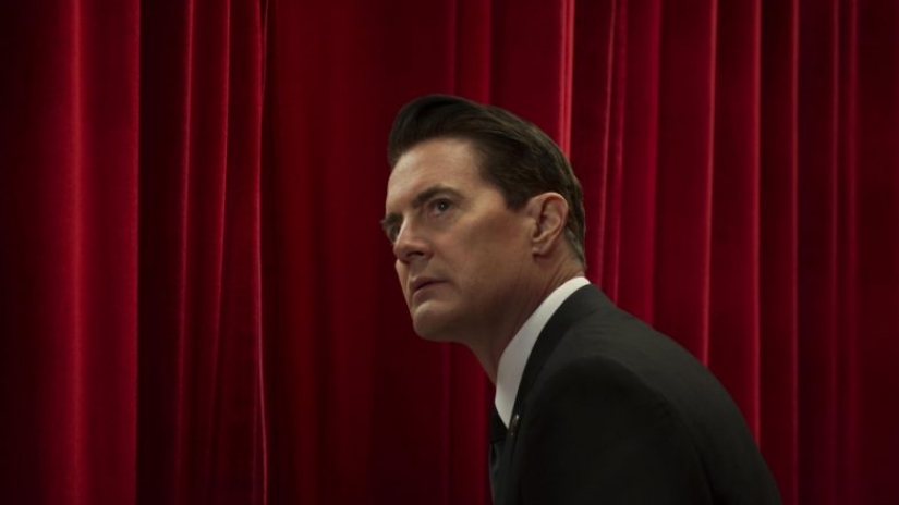 new-twin-peaks-dale-cooper-red-room-785x523